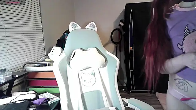 Snapshot of LilyFoxxx chatting on 01/26/25, 04:20 LilyFoxxx online show from 01/26/25, 04:20