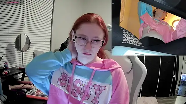 Snapshot of LilyFoxxx chatting on 02/02/25, 04:48 LilyFoxxx online show from 02/02/25, 04:48