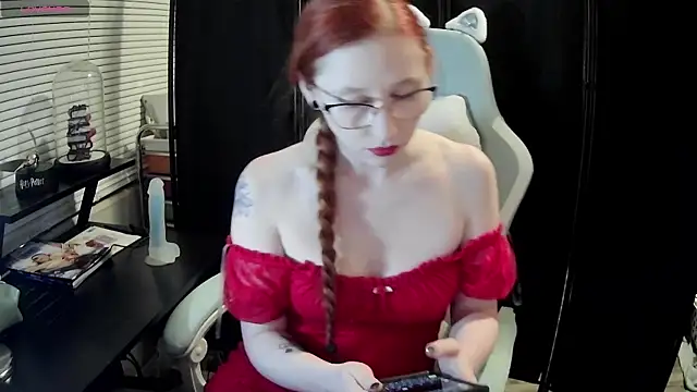 Snapshot of LilyFoxxx chatting on 02/07/25, 04:06 LilyFoxxx online show from 02/07/25, 04:06