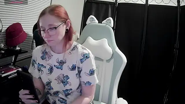 Snapshot of LilyFoxxx chatting on 03/14/25, 03:26 LilyFoxxx online show from 03/14/25, 03:26
