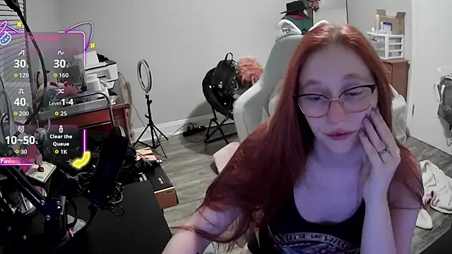 Snapshot of LilyFoxxx chatting on 09/13/25, 03:17 LilyFoxxx online show from 09/13/25, 03:17