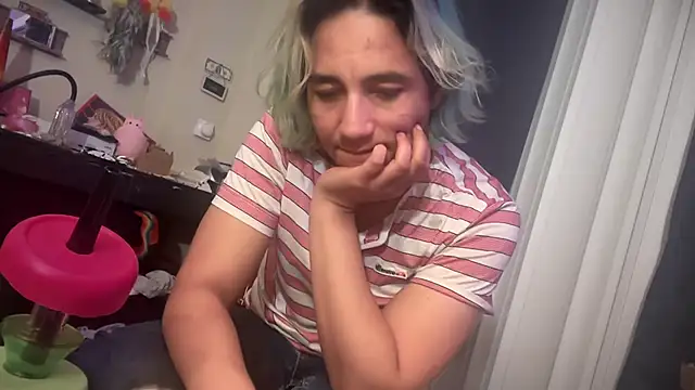 Snapshot of HornyTPup2 chatting on 11/15/25, 04:21 HornyTPup2 online show from 11/15/25, 04:21