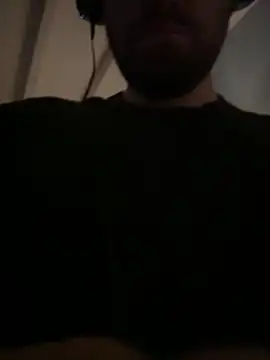 Snapshot of DDloco chatting on 12/14/25, 03:28 DDloco online show from 12/14/25, 03:28