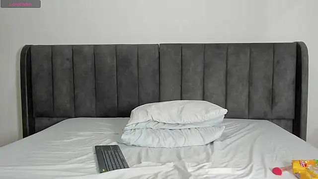 valtira nova online show from 02/04/25, 06:46