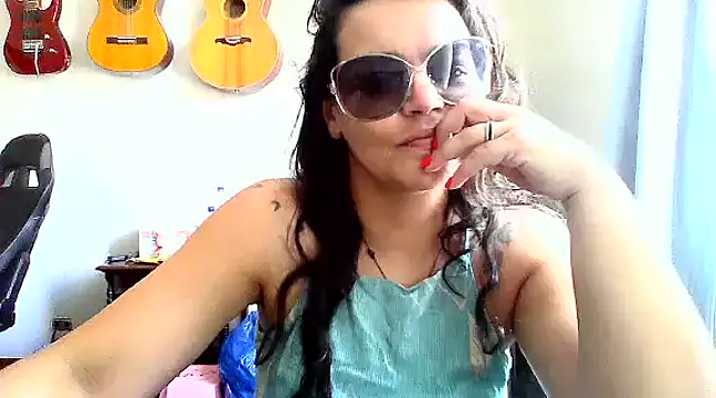 Snapshot of escritorasafada chatting on 01/10/25, 04:09 escritorasafada online show from 01/10/25, 04:09