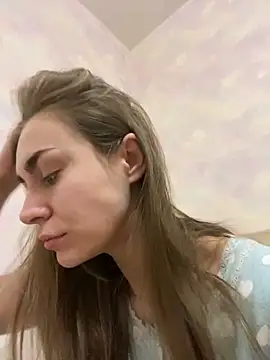 Snapshot of Burning_girlss chatting on 12/24/24, 10:17 Burning girlss online show from 12/24/24, 10:17