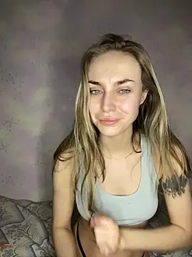 Snapshot of Burning_girlss chatting on 01/08/25, 10:27 Burning girlss online show from 01/08/25, 10:27