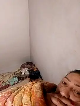 Snapshot of Osha10 chatting on 12/11/24, 11:21 Osha10 online show from 12/11/24, 11:21