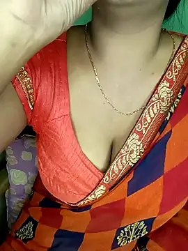 Snapshot of NOTY-LOVE-05 chatting on 10/25/25, 03:07 NOTY-LOVE-05 online show from 10/25/25, 03:07