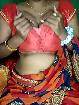 Snapshot of NOTY-LOVE-05 chatting on 12/22/25, 03:31 NOTY-LOVE-05 online show from 12/22/25, 03:31