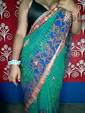 Snapshot of NOTY-LOVE-05 chatting on 02/08/26, 06:44 NOTY-LOVE-05 online show from 02/08/26, 06:44