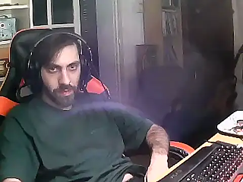 Snapshot of johnwood88 chatting on 02/07/25, 06:24 johnwood88 online show from 02/07/25, 06:24