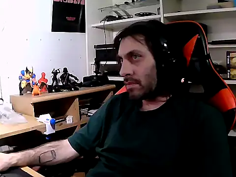 Snapshot of johnwood88 chatting on 11/07/25, 05:29 johnwood88 online show from 11/07/25, 05:29