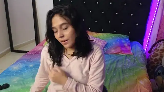 Snapshot of Sweet_xuee18 chatting on 02/21/25, 02:50 Sweet xuee18 online show from 02/21/25, 02:50