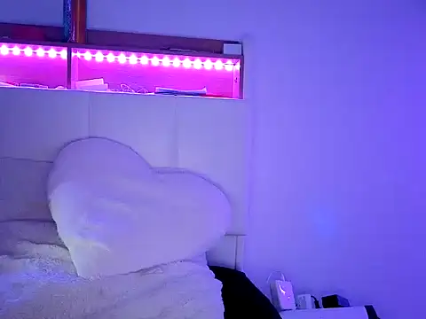 Snapshot of nicole77745 chatting on 03/08/26, 02:43 nicole77745 online show from 03/08/26, 02:43