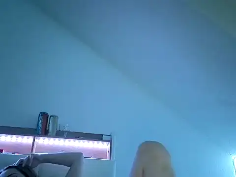 Snapshot of nicole77745 chatting on 03/11/26, 04:02 nicole77745 online show from 03/11/26, 04:02