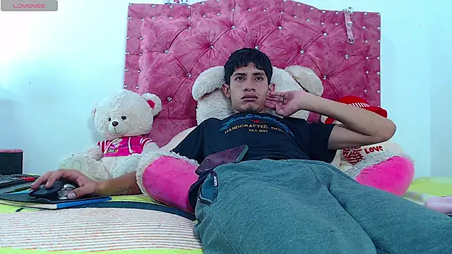 Snapshot of BIG_cockpether chatting on 01/15/25, 02:02 BIG cockpether online show from 01/15/25, 02:02