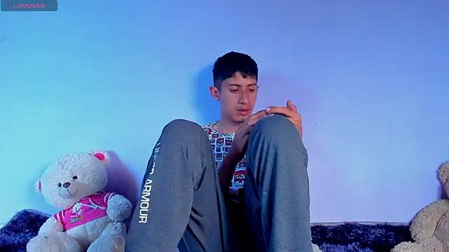 Snapshot of BIG_cockpether chatting on 11/13/25, 12:15 BIG cockpether online show from 11/13/25, 12:15