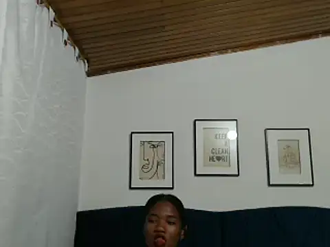 Snapshot of MISSANDRE4 chatting on 12/23/24, 07:52 MISSANDRE4 online show from 12/23/24, 07:52