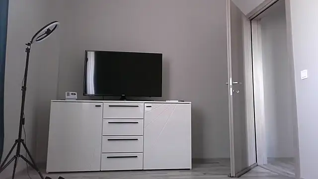 Snapshot of Antonia_1313 chatting on 01/18/25, 08:10 Antonia 1313 online show from 01/18/25, 08:10