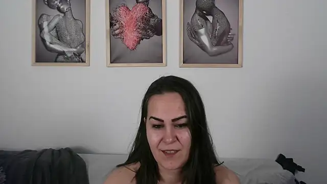 Snapshot of Antonia_1313 chatting on 01/19/26, 04:49 Antonia 1313 online show from 01/19/26, 04:49