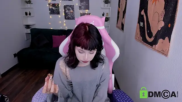 Snapshot of ElizaNik_ chatting on 03/08/25, 09:40 ElizaNik online show from 03/08/25, 09:40