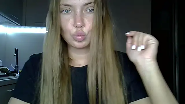 Lucky Anna online show from 12/18/25, 09:43