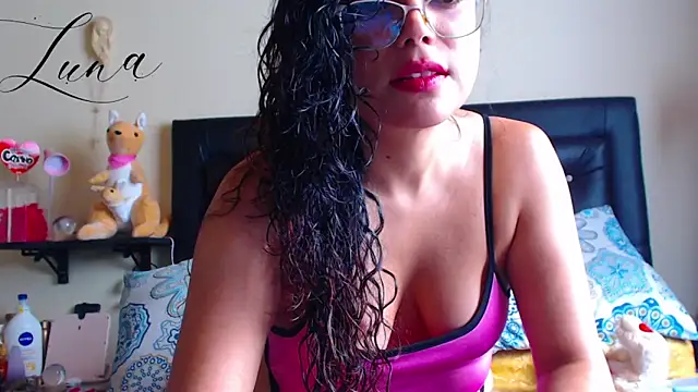 Lunavega1 online show from 06/05/26, 04:56