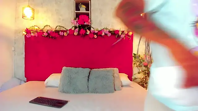 Snapshot of SilvannaFit chatting on 09/14/25, 08:46 SilvannaFit online show from 09/14/25, 08:46