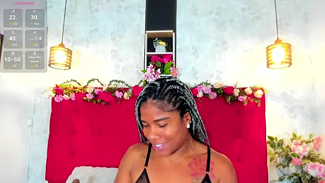 Snapshot of SilvannaFit chatting on 10/01/25, 12:00 SilvannaFit online show from 10/01/25, 12:00