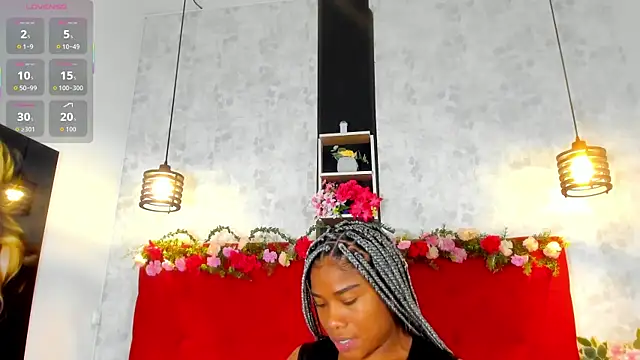 Snapshot of SilvannaFit chatting on 10/03/25, 12:13 SilvannaFit online show from 10/03/25, 12:13