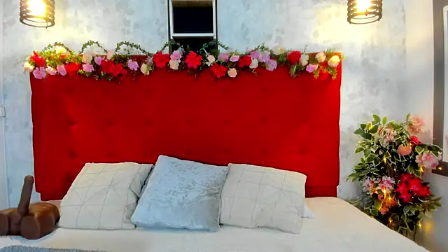 Snapshot of SilvannaFit chatting on 11/05/25, 12:16 SilvannaFit online show from 11/05/25, 12:16