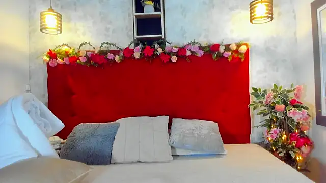 Snapshot of SilvannaFit chatting on 11/26/25, 11:55 SilvannaFit online show from 11/26/25, 11:55