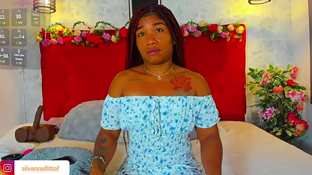 Snapshot of SilvannaFit chatting on 11/29/25, 11:02 SilvannaFit online show from 11/29/25, 11:02