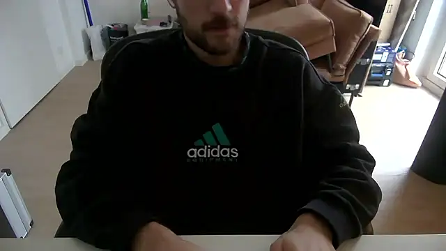 Snapshot of taallguyy_196 chatting on 01/09/26, 10:40 taallguyy 196 online show from 01/09/26, 10:40