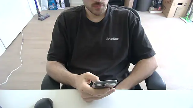 Snapshot of taallguyy_196 chatting on 03/22/26, 09:13 taallguyy 196 online show from 03/22/26, 09:13