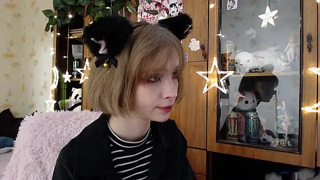 cloudgirrl online show from 03/19/25, 08:32