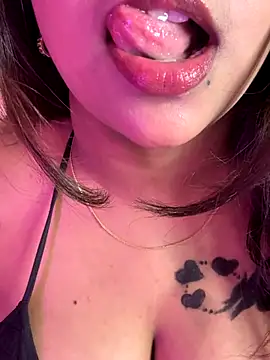 wildestcouplee online show from 11/12/25, 03:45