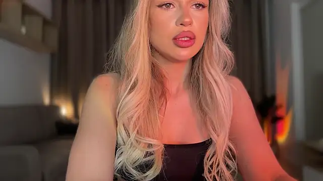 Snapshot of Julia_RL chatting on 11/17/25, 11:10 Julia RL online show from 11/17/25, 11:10