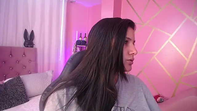 Snapshot of frreeya chatting on 01/21/25, 08:32 frreeya online show from 01/21/25, 08:32