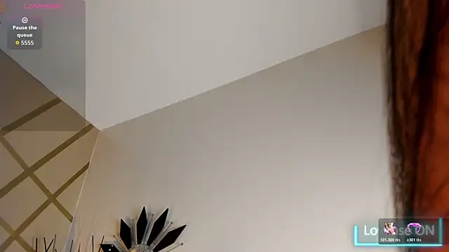 Snapshot of frreeya chatting on 12/15/25, 02:32 frreeya online show from 12/15/25, 02:32