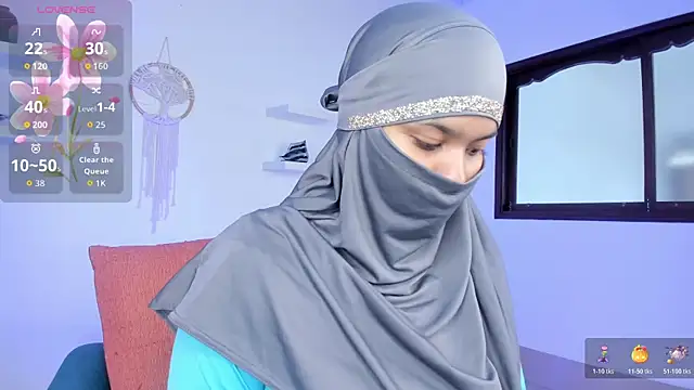 Snapshot of saray_halam chatting on 10/24/25, 06:04 saray halam online show from 10/24/25, 06:04