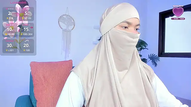 Snapshot of saray_halam chatting on 10/28/25, 06:10 saray halam online show from 10/28/25, 06:10