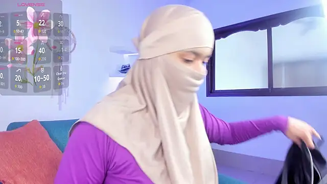 Snapshot of saray_halam chatting on 11/11/25, 06:19 saray halam online show from 11/11/25, 06:19