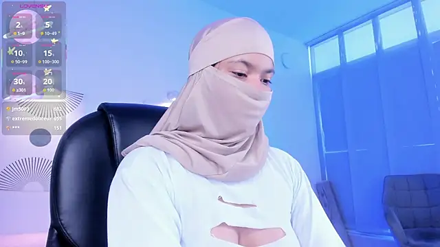 Snapshot of saray_halam chatting on 11/23/25, 01:22 saray halam online show from 11/23/25, 01:22