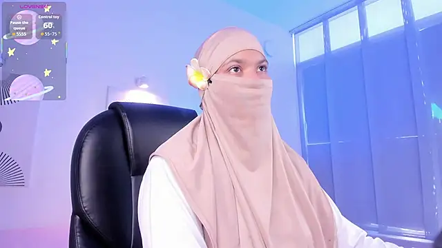 Snapshot of saray_halam chatting on 11/26/25, 01:12 saray halam online show from 11/26/25, 01:12