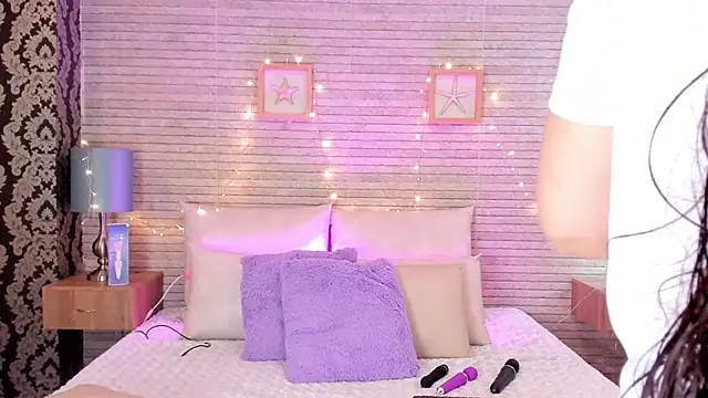 Snapshot of Catalinna_Thompson chatting on 03/13/25, 12:02 Catalinna Thompson online show from 03/13/25, 12:02