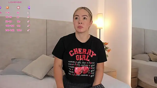 Saori newman online show from 11/11/25, 12:05