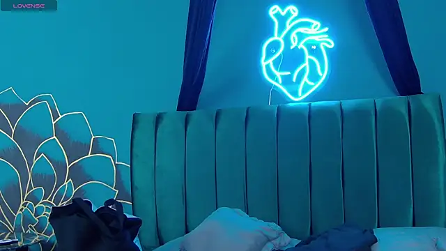 Lunamistyc online show from 12/22/25, 08:06