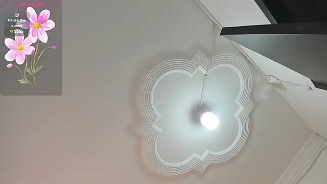 Snapshot of ariana_crazzy chatting on 12/13/24, 10:23 ariana crazzy online show from 12/13/24, 10:23